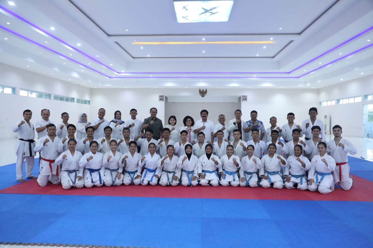 Ketum PB FORKI Hadi Tjahjanto Sampaikan Motivasi Pada Para Atlet Karate Jelang Kejuaraan Asean University Games