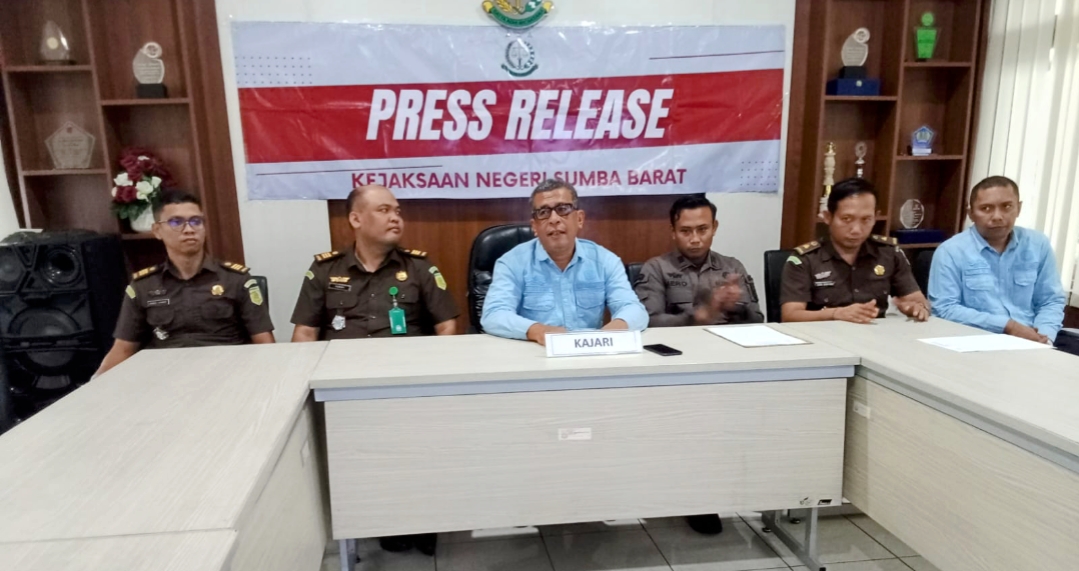 Kejari Sumba Barat Tahan 2 Tersangka Kasus Korupsi Pembangunan Puskesmas Maradesa di Sumba Tengah