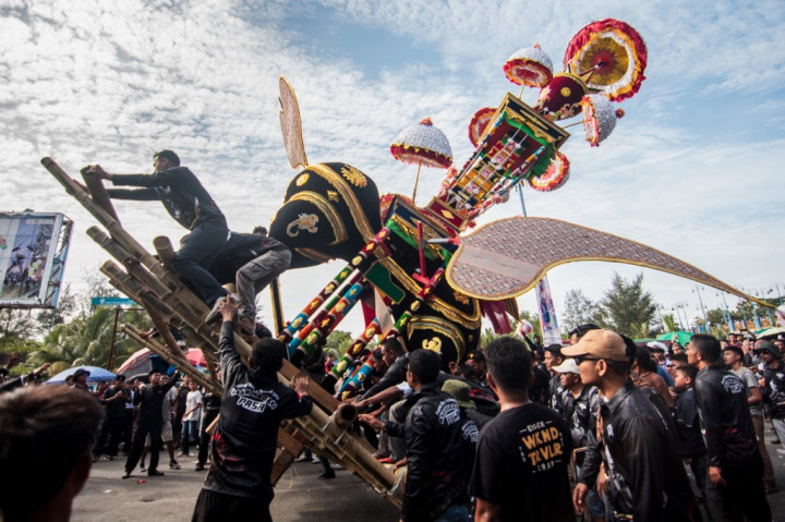 Kemenparekraf Targetkan 1,5 Wisatawan melalui Event Hoyak Tabuik