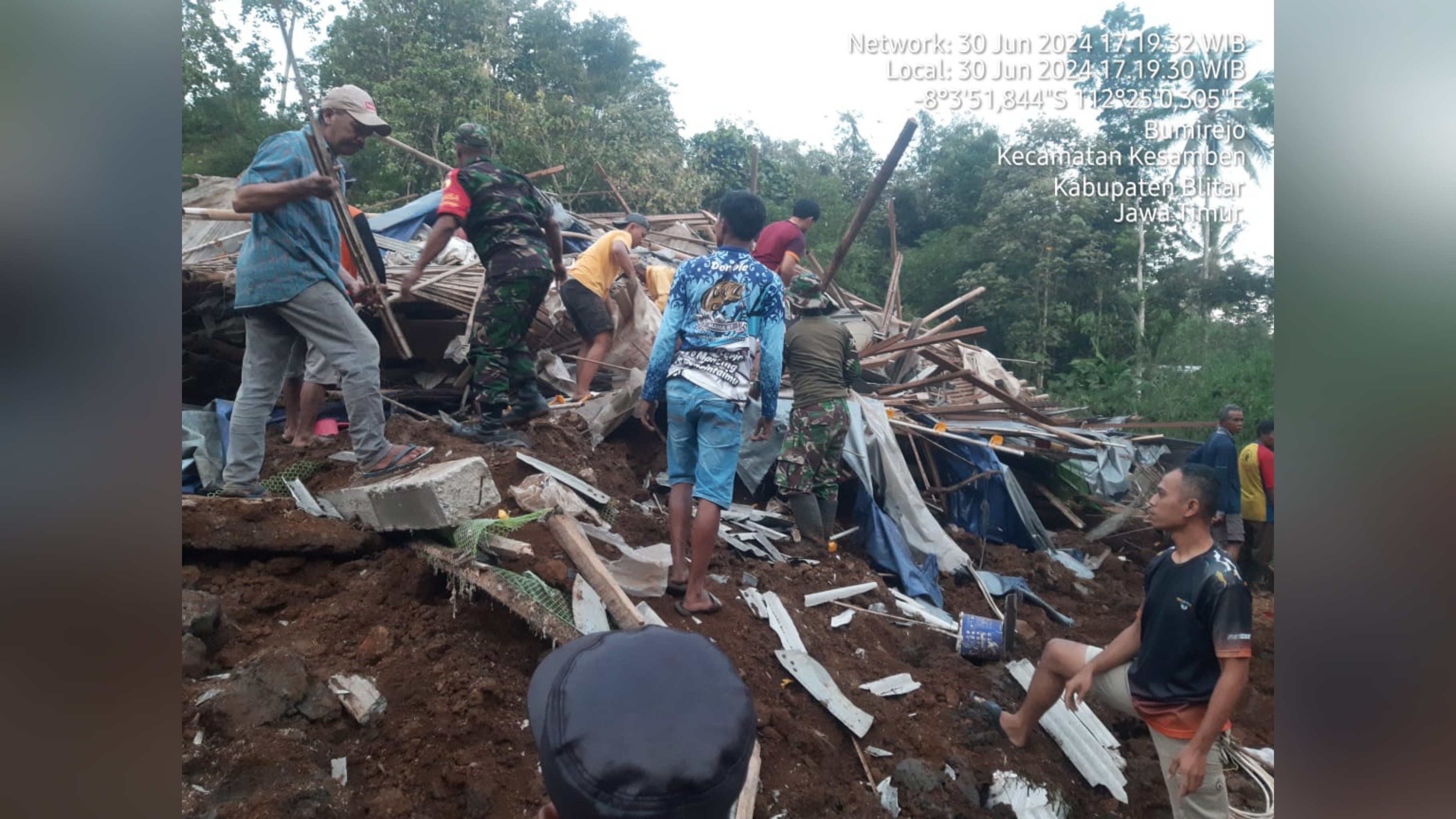 Longsor di Kabupaten Blitar, 1 Orang Luka-3 Dalam Pencarian Tim Sar
