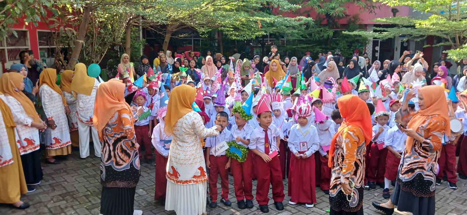 MPLS di SD Negeri Borong Penuh Semangat Kebersamaan