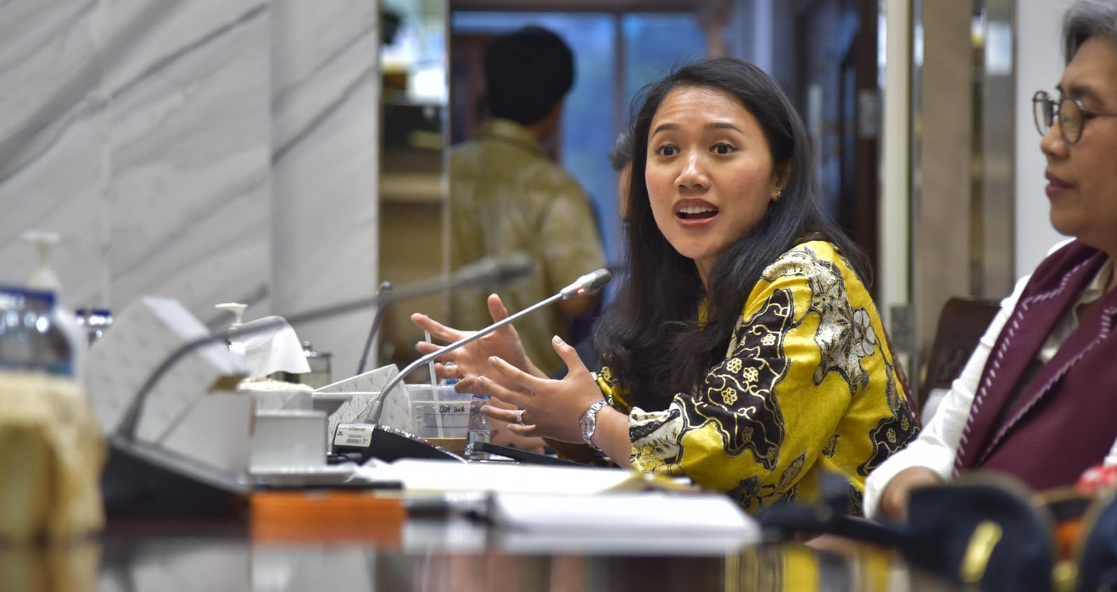 Marak Penyalahgunaan Data, Puteri Komarudin Desak OJK Segera Bertindak