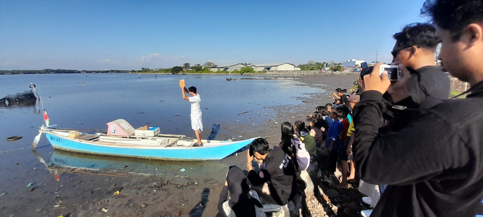 Pertunjukan Muara Sungai, Laut, dan Tallo Bersejarah Padukan Partisipasi dan Koloborasi