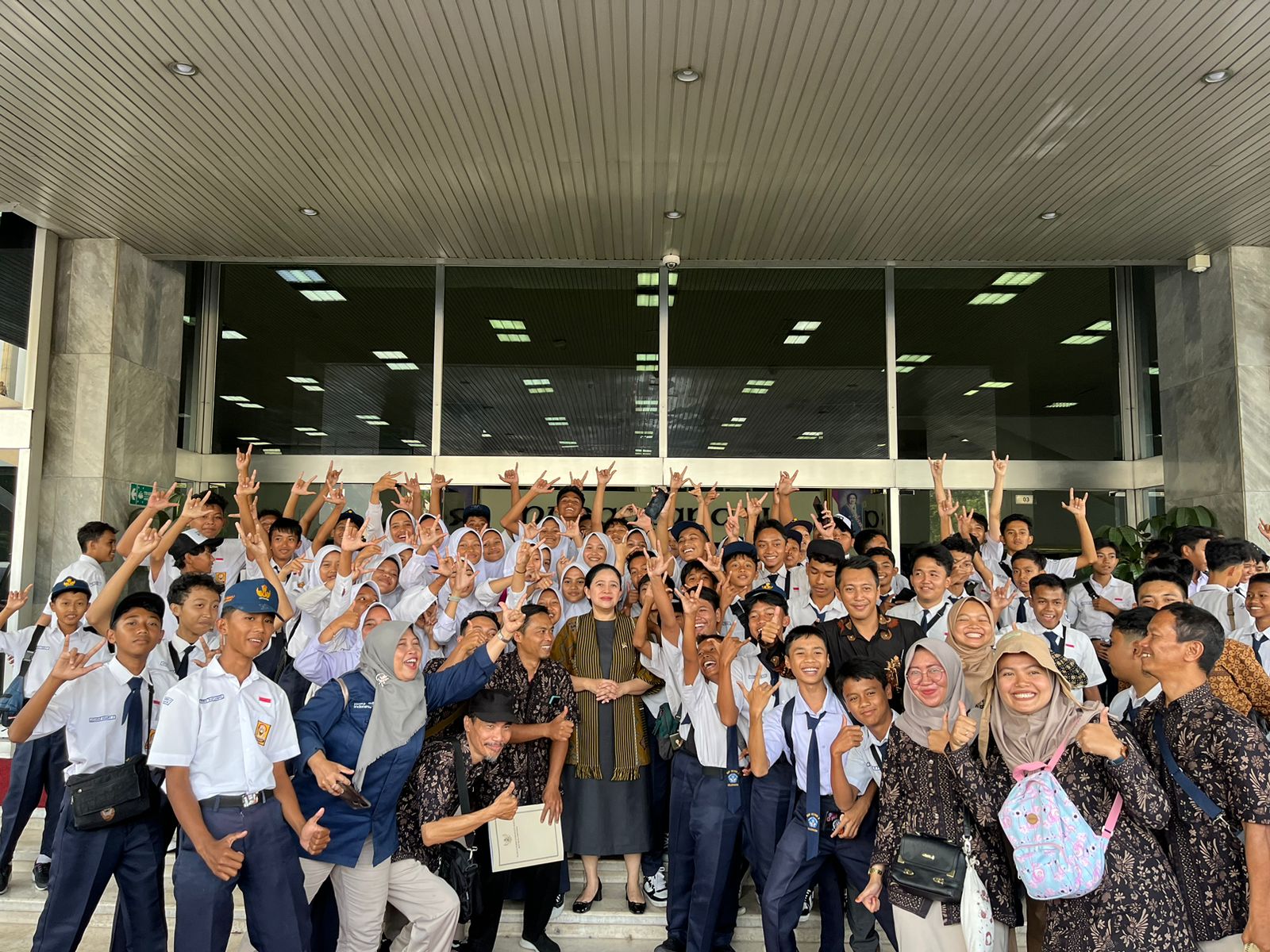 Hari Anak Nasional 2024, Puan Tekankan Pentingnya Dunia Digital Sehat Bagi Anak