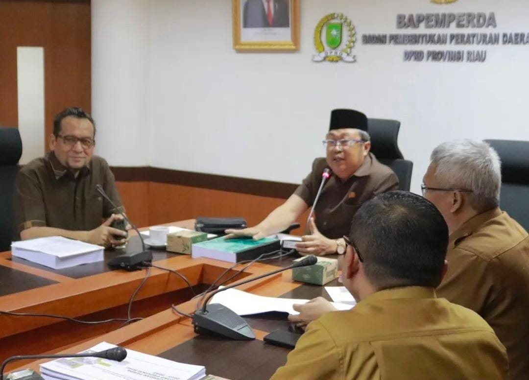 Bapemperda DPRD Riau Rapat Pembahasan Ranperda RP3KP Tahun 2024-2043