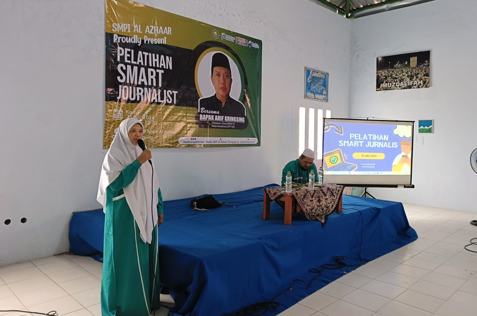 Pelatihan Smart Journalist Guru SMP Islam Al Azhaar Tulungagung