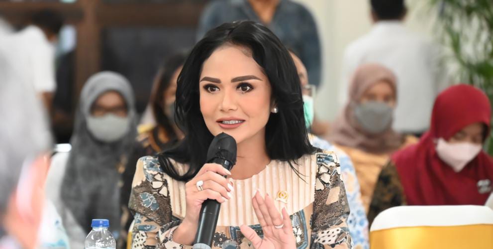Perketat Regulasi Klinik Kecantikan, Kemenkes Perlu Berikan Pendampingan Kasus Sedot Lemak Selebgram