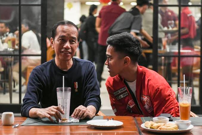 Respon Pernyataan Sekjen PKS, Jokowi Bantah Sodorkan Kaesang ke Partai-partai