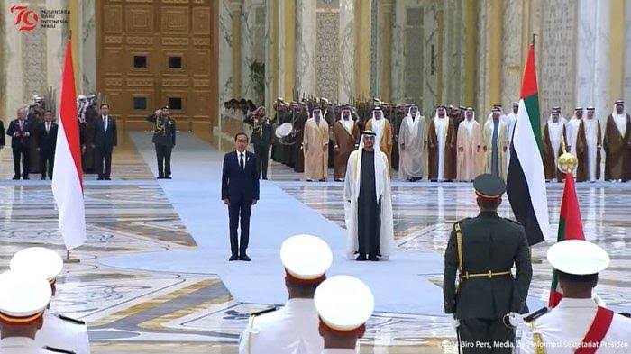 Jokowi Terima Penghargaan Sipil Tertinggi dari Presiden UEA
