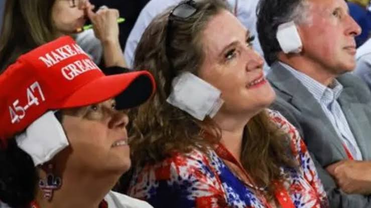 Ramai Pendukung Doal Trump Jadikan Perban Palsu Tren Fashion