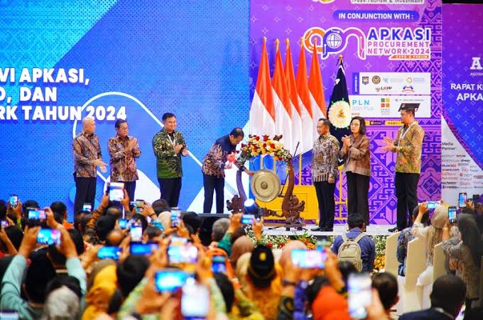 Presiden Jokowi Hadiri dan Buka Kegiatan Rakernas XVI APKASI 2024