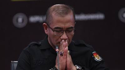 Jokowi Tandatangani Kepres Pemberhentian Tidak Hormat Ketua KPU Hasyim Ashari