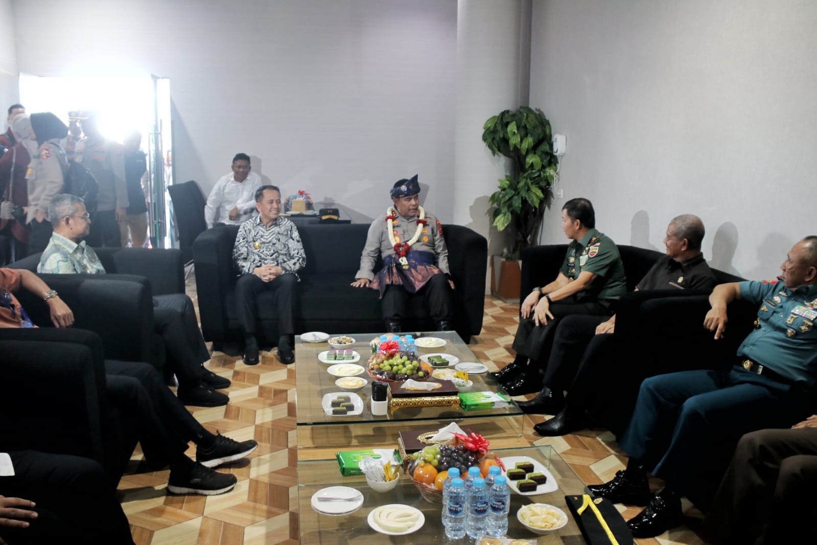 Pj Gubernur Sumut Agus Fatoni Sambut Kedatangan Kapolda Irjen Whisnu Hermawan Februanto