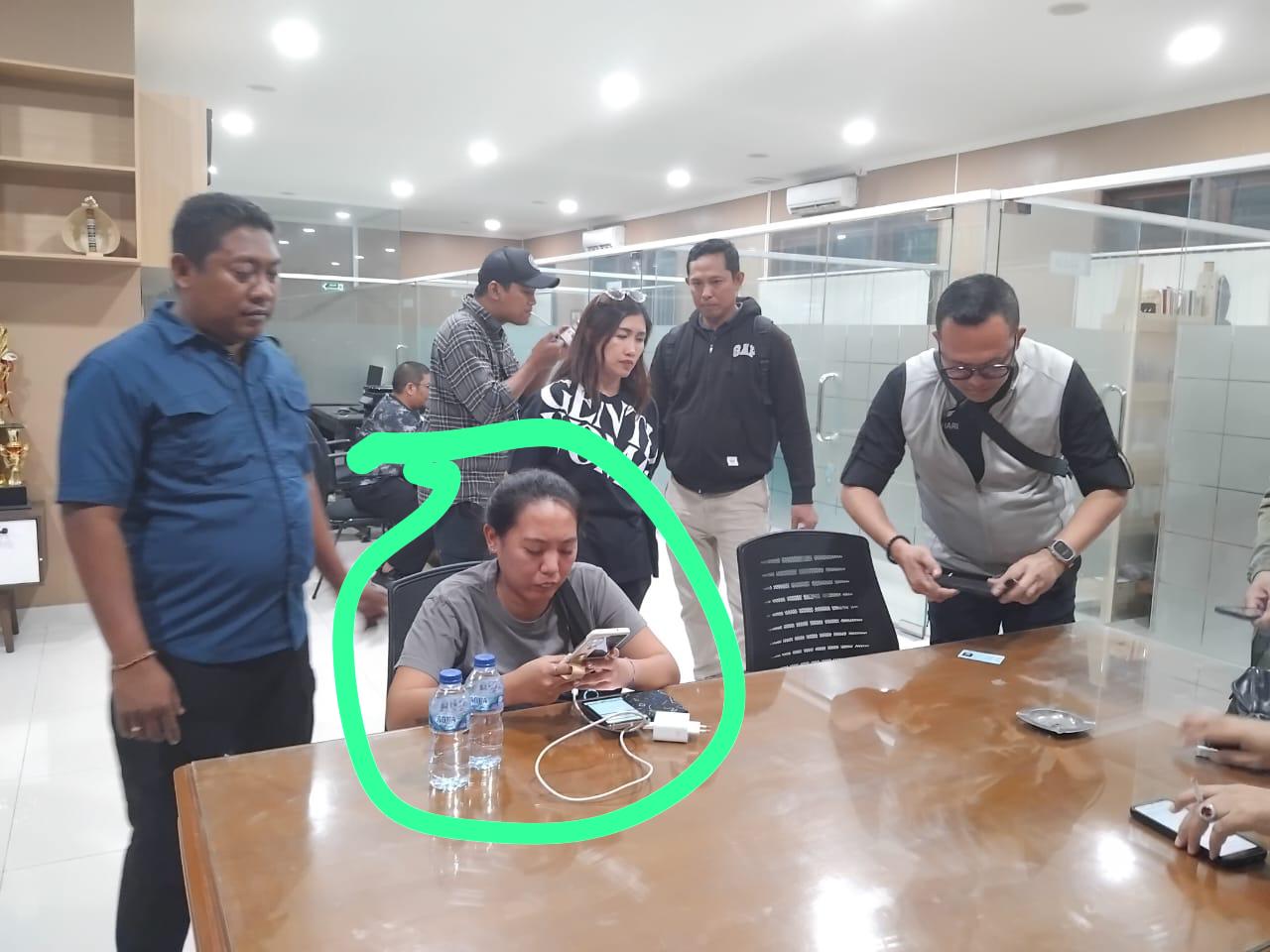 Satgas SIRI Kejagung Amankan Candy Angelika Wijaya DPO Tindak Pidana Pencucian Uang