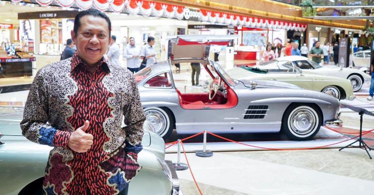 Buka Pameran Mobil Klasik Legendaris 'Tuksedo Studio', Bamsoet Tegaskan Miliki Mobil Ikonik Bernilai Seni Tinggi Bukan Hedon Tapi Investasi