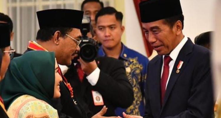 Waka MPR Gus Jazil Raih Penghargaan Bintang Mahaputera dari Presiden Jokowi