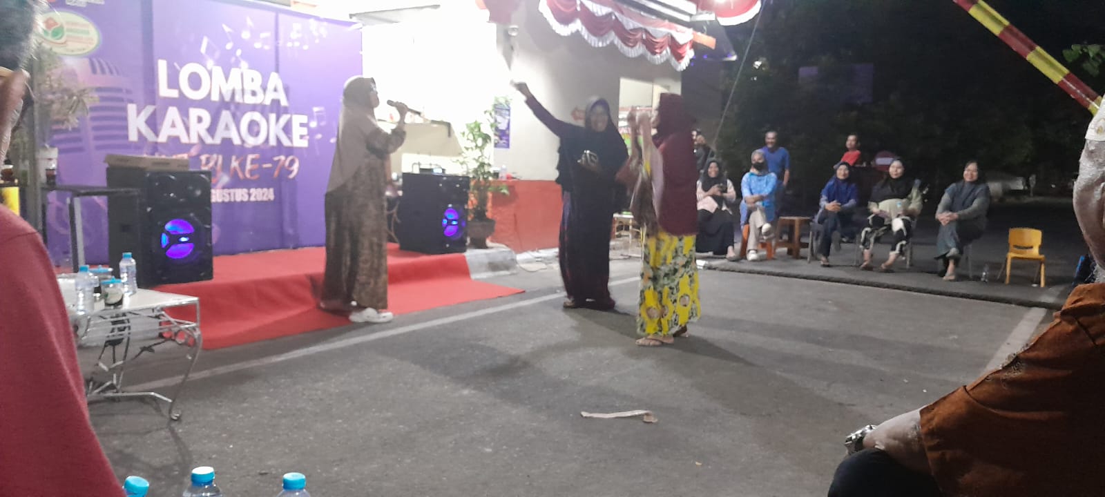 Rayakan HUT Kemerdekaan RI ke-79, Warga Kompleks Anggreks, Tombolo, Kabupaten Gowa, Adakan Lomba Karaoke