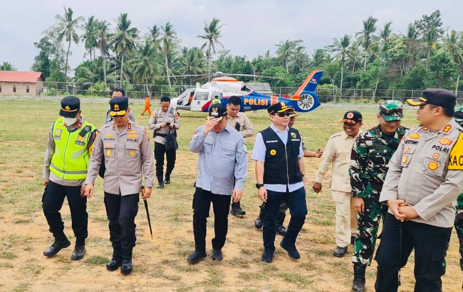 Didampingi Kapolda dan Pangdam, PJ Gubernur Sumsel Gunakan Helikopter Dauphin Polri Tinjau Jembatan (P6) Lalan
