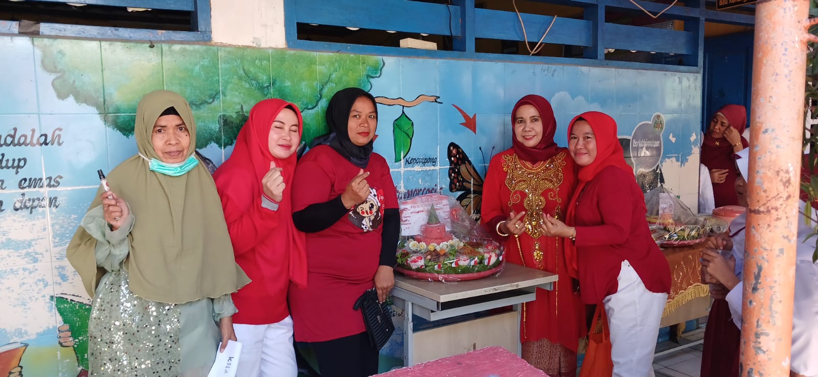 SD Inpres Banta-Bantaeng 1 Makassar Rayakan HUT RI ke-79 Dengan Lomba Nasi Tumpeng