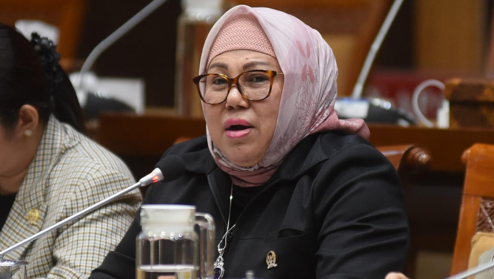 Rosiyati Thamrin Minta Program Pemberian Bantuan Dana Pendidikan Libatkan Swasta
