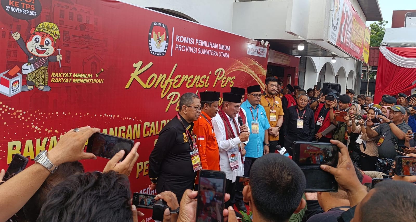 Edy-Hasan Daftar Cagubsu dan Cawagubsu ke KPU Sumut, Serahkan Berkas secara Lengkap