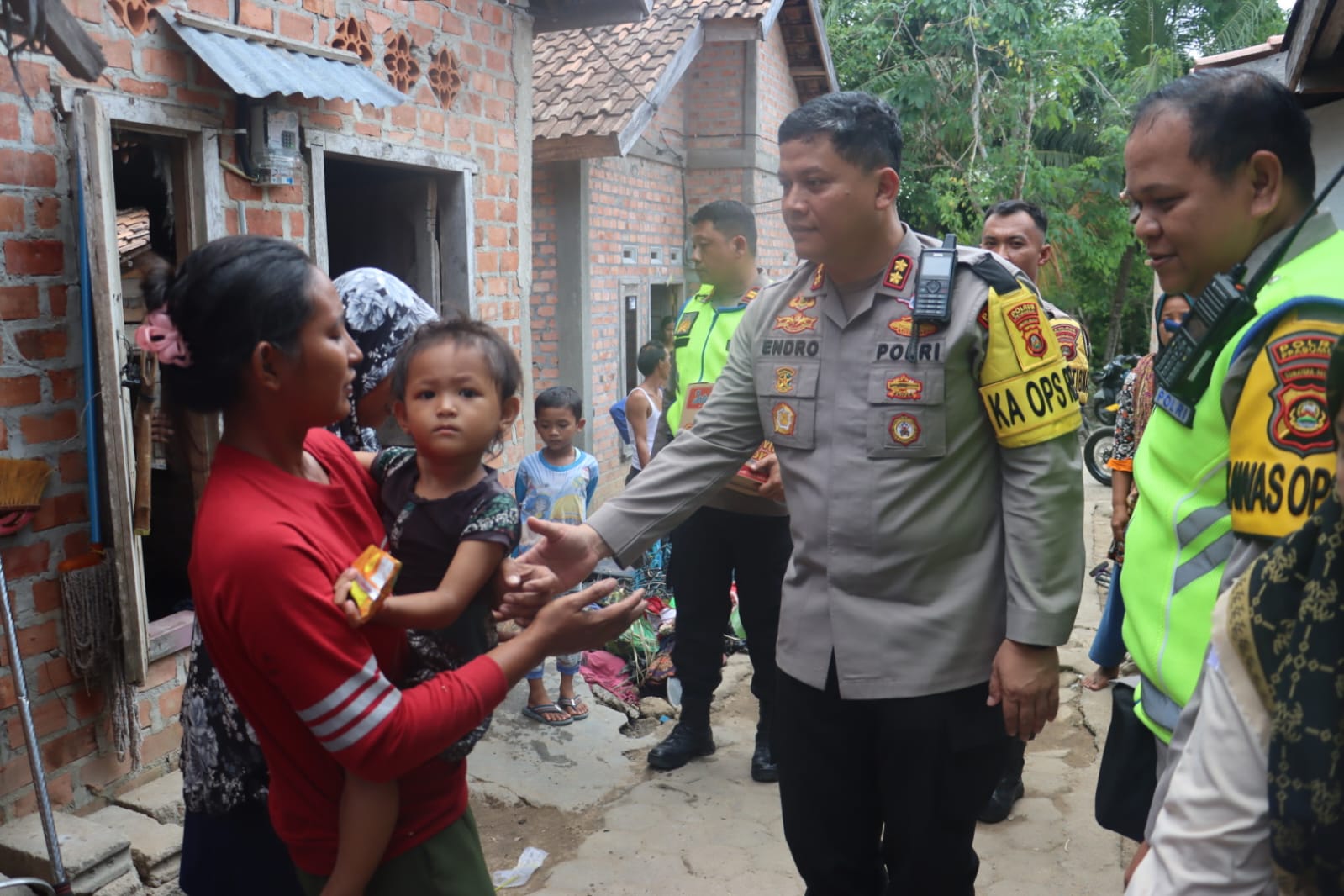 Kebakaran Rumah di Wilayah Sungai Medang, Polres Prabumulih Gerak Cepat Bantu Korban