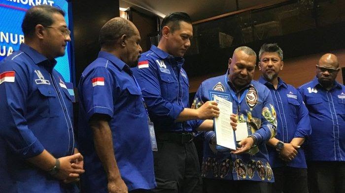 Demokrat Usung Irjen Pol. Mathius Derek Fakhiri Maju Pilgub Papua