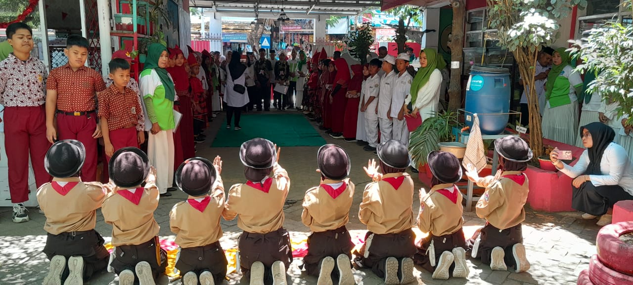 Kedatangan Tim Verlap Adiwiyata Mandiri KLHK di SD Negeri Borong Makassar