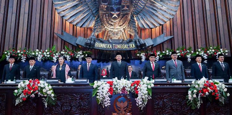 Sidang Paripurna Akhir Masa Jabatan MPR 2019-2024 Sahkan Peraturan MPR Tentang Perubahan Tata Tertib dan Keputusan MPR Tentang Rekomendasi MPR Masa Jabatan 2019-2024