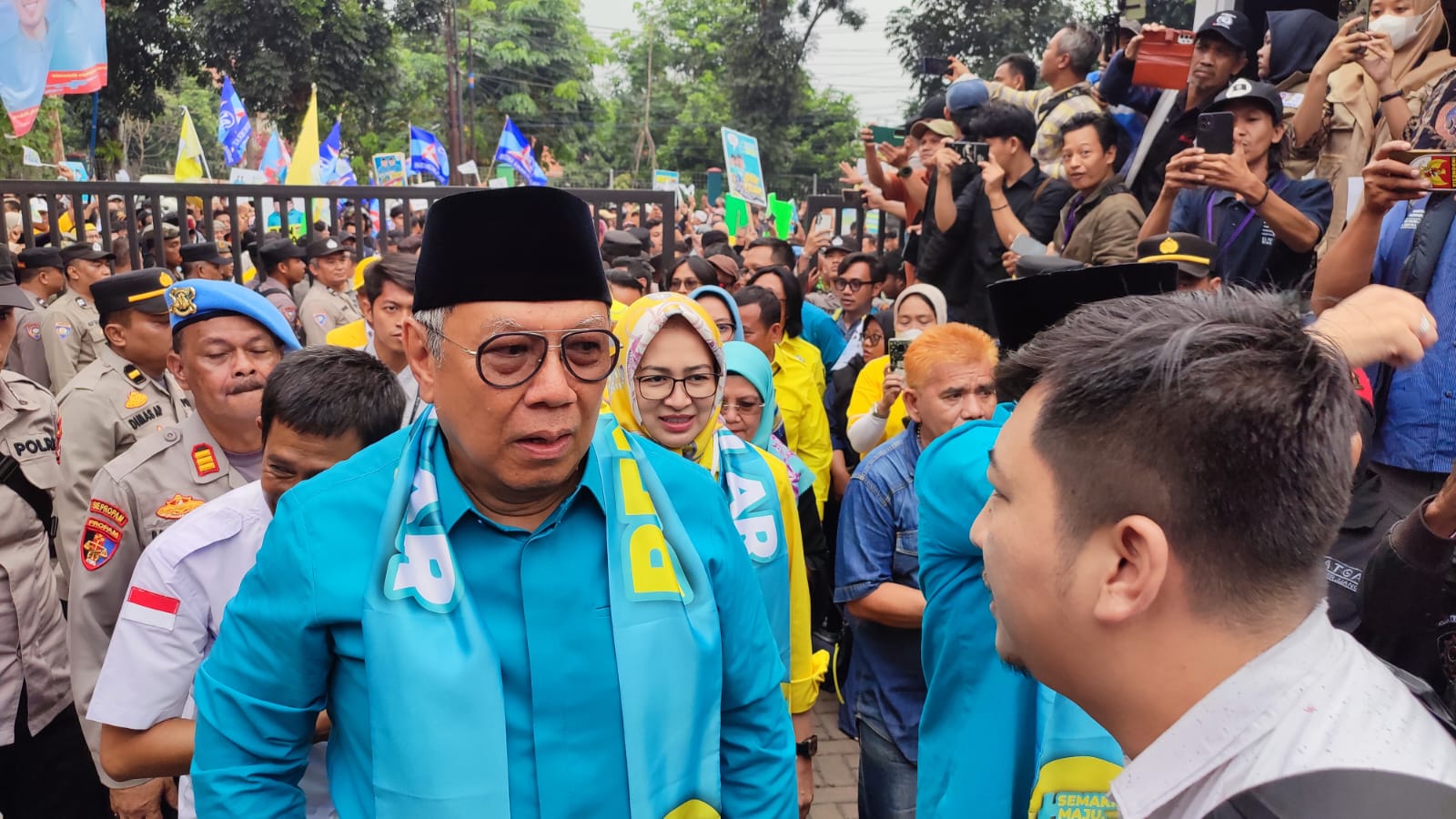 Benyamin Perjuangkan Pembangunan SMA Negeri di Pamulang Timur