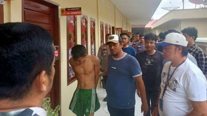 Sembunyi Di Atap Rumah Warga, Pembunuh Wanita Penjual Gorengan di Padang Berhasil Dibekuk