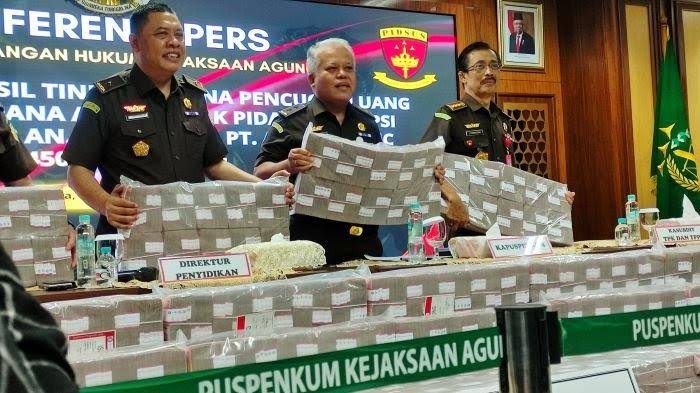 Kejagung Sita Uang Senilai Rp450 M terkait Money Laundering