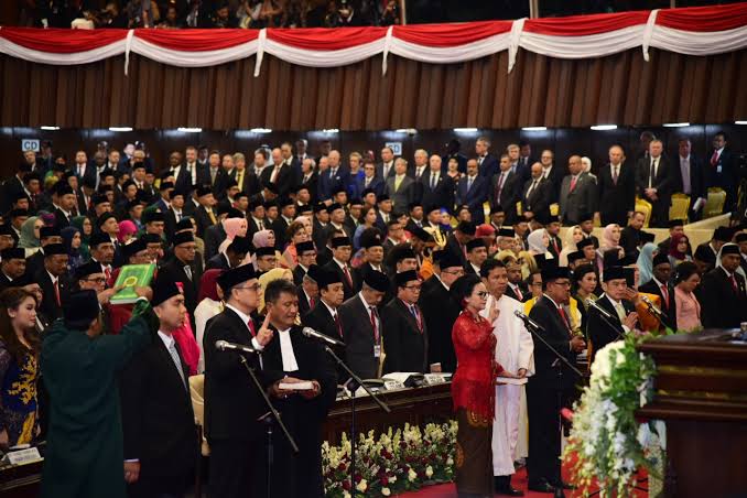 Ucapakan Janji dan Sumpah Jabatan, 580 Anggota DPR RI Periode 2024-2029 Resmi Dilantik