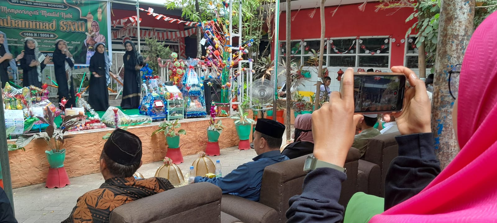 Kepala UPT SPF SD Negeri Borong Makassar, Hendriati Sabir, Bersyukur Sekolahnya Raih Penghargaan Adiwiyata Mandiri 2024