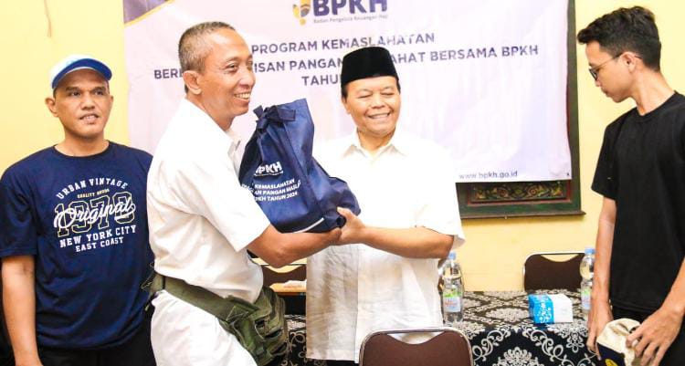 Dukung Ketahanan Keluarga, HNW Salurkan 3000 Paket Bantuan Pangan Bagi Warga Jakarta Yg Membutuhkan