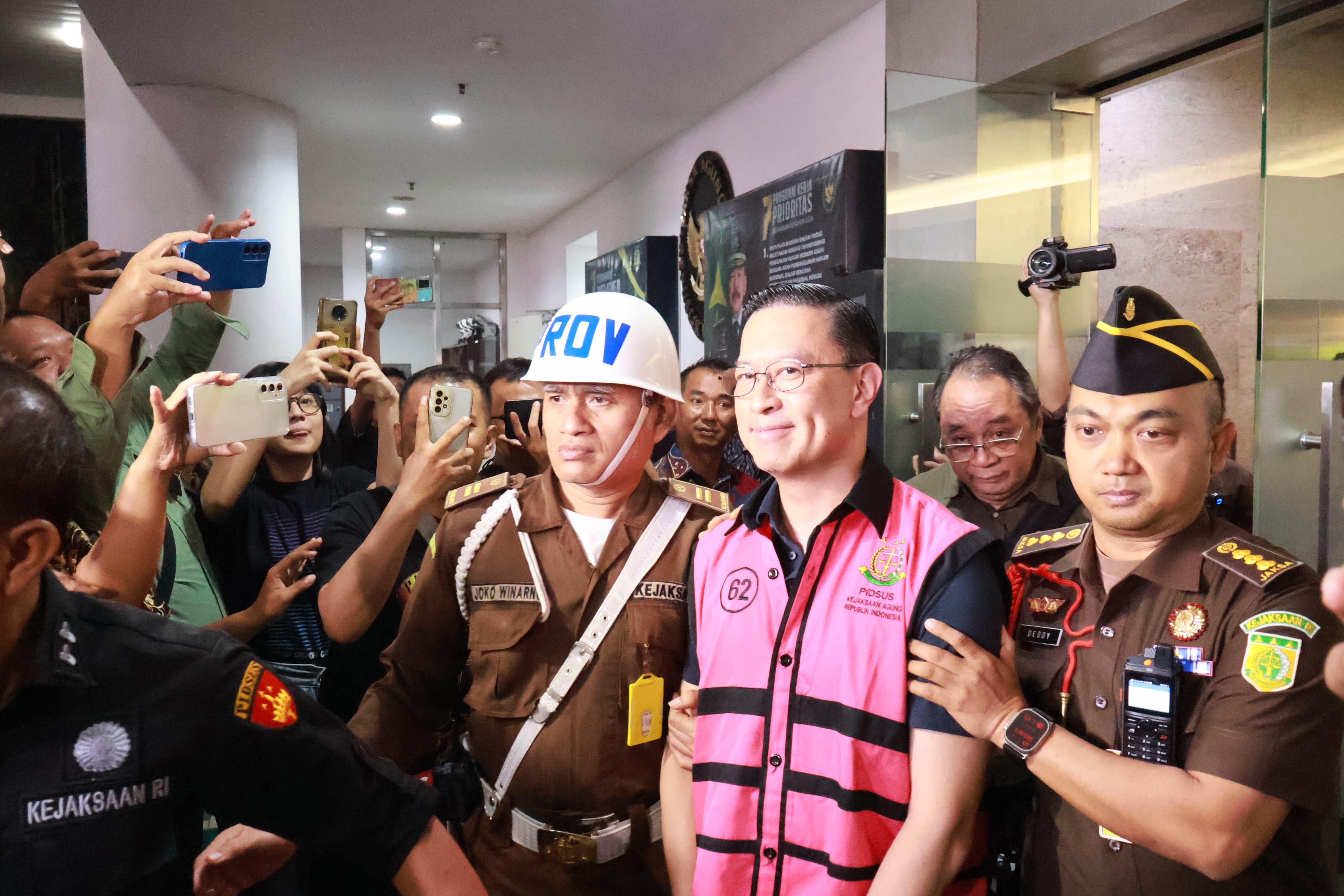 Kejaksaan Agung Tetapkan Tom Lembong Jadi Tersangka Korupsi Gula