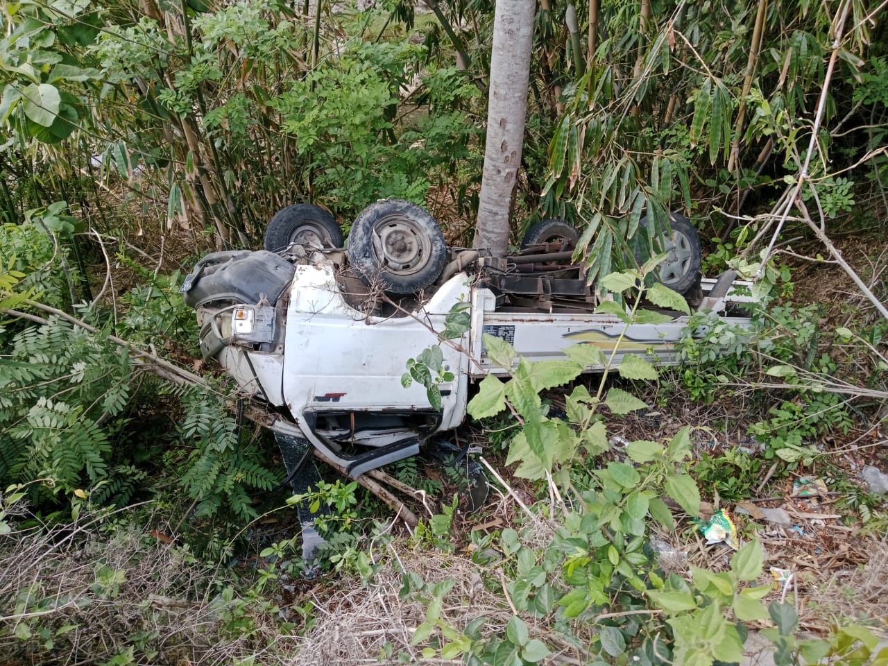 Mobil Pick-Up di Blitar Jatuh ke Tebing, 2 Orang Terluka