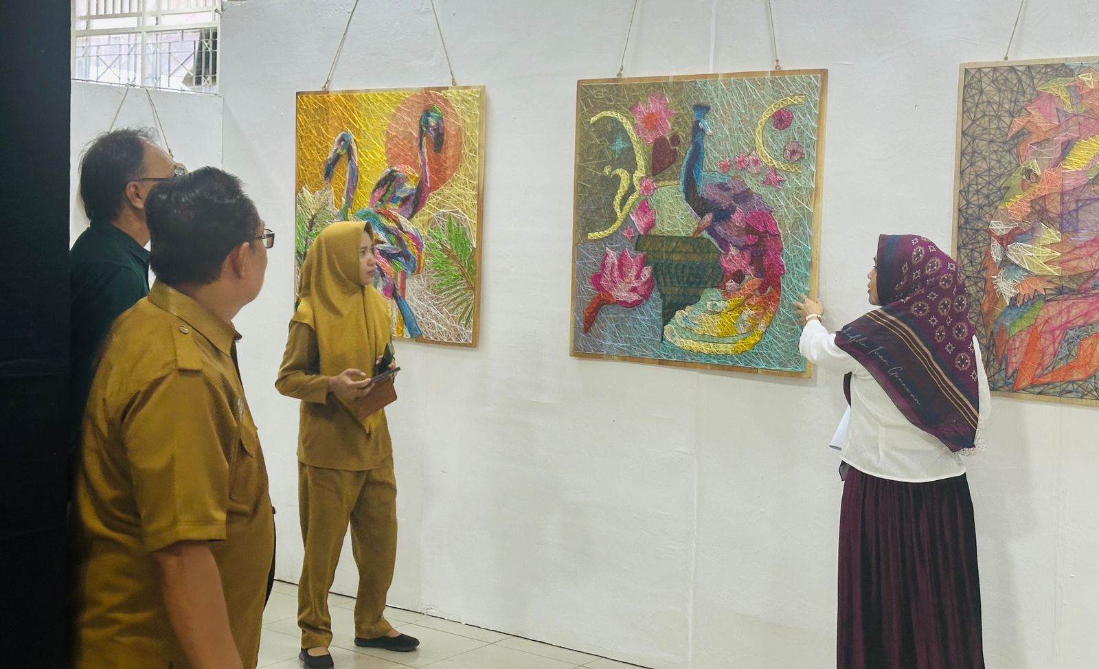 Pameran Seni Rupa 3 Mahasiswa Unismuh Mengusung Pesan Penyelamatan Lingkungan