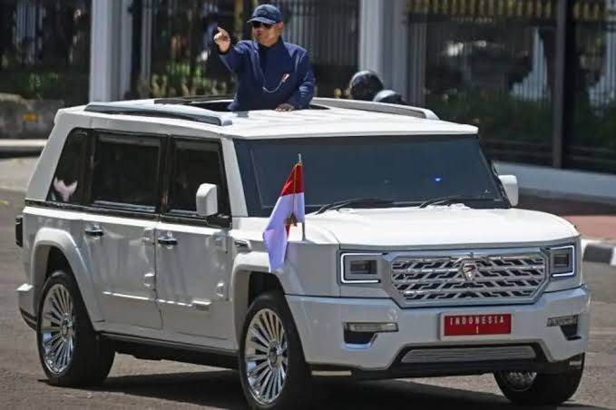 Menteri KMP Siang Gunakan Mobil Dinas Maung Buatan Indonesia