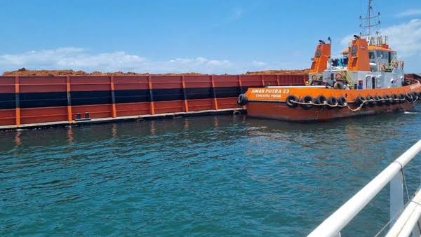 Kapal Bermuatan Ore Nikel Ditangkap Bakamla di Tanjung Sampara