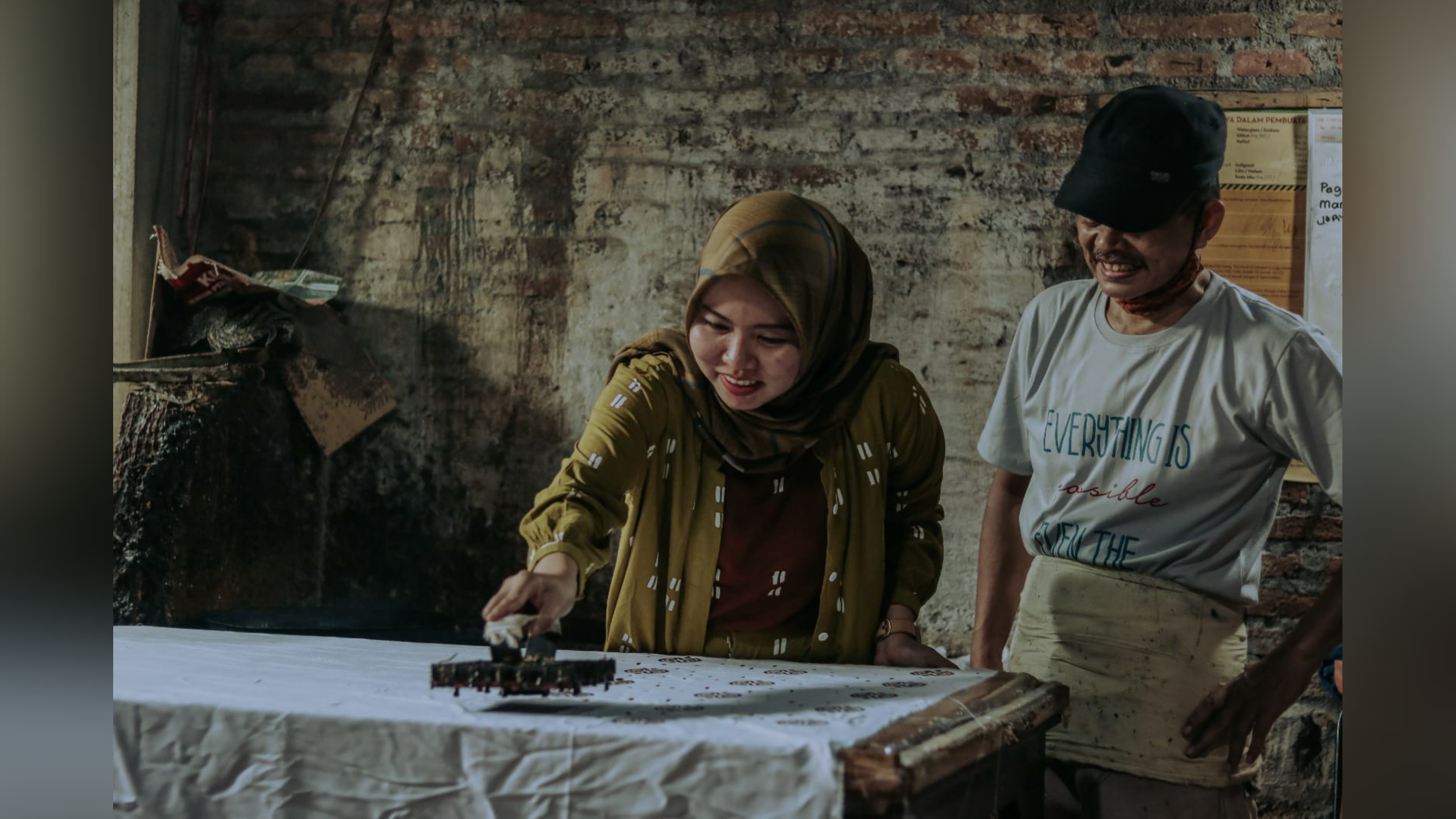 Berdayakan Difabel, Brand Batik Tradisional Asal Bandung Dama Kara Sukses Berjualan Lewat Shopee Live