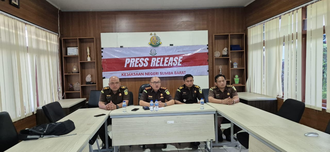 Kejari Sumba Barat Tahan Tersangka Baru Dalam Kasus Perumda Lawadi SBD