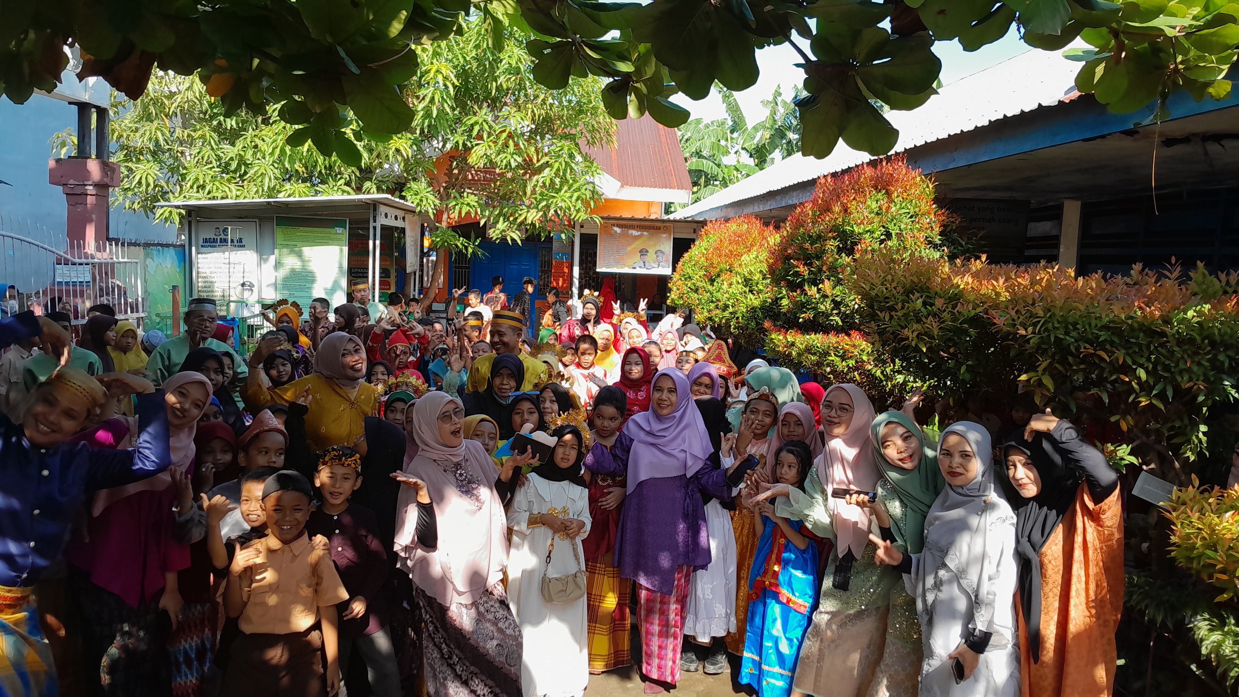 DEWATA SD Inpres Banta-Bantaeng 1 Meriahkan HUT Kota Makassar Lewat Pertunjukan Seni