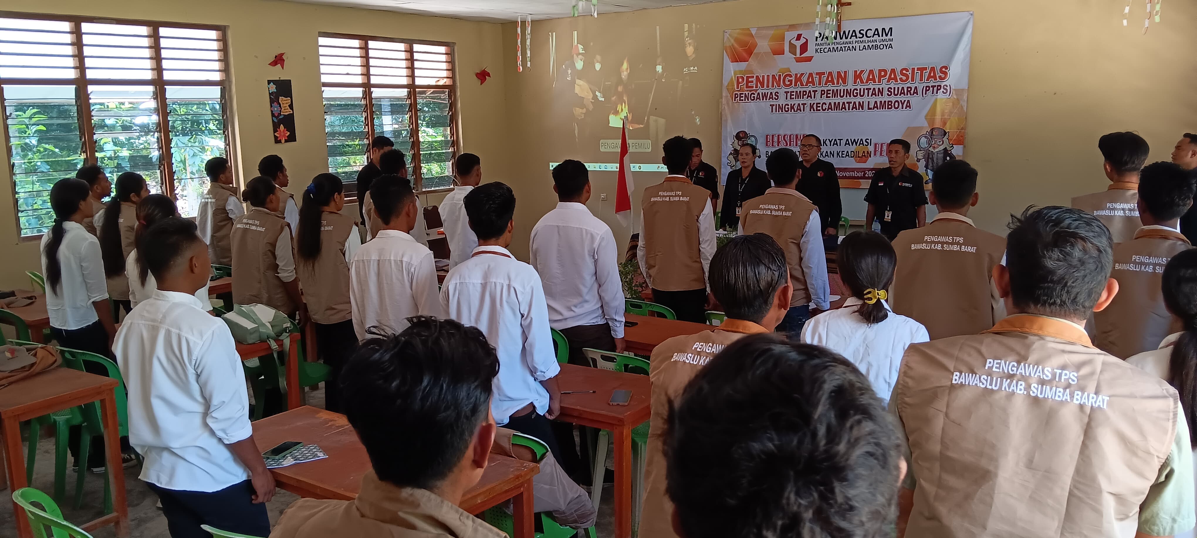 Tingkatkan SDM PTPS, Panwascam Lamboya Gelar Bimtek