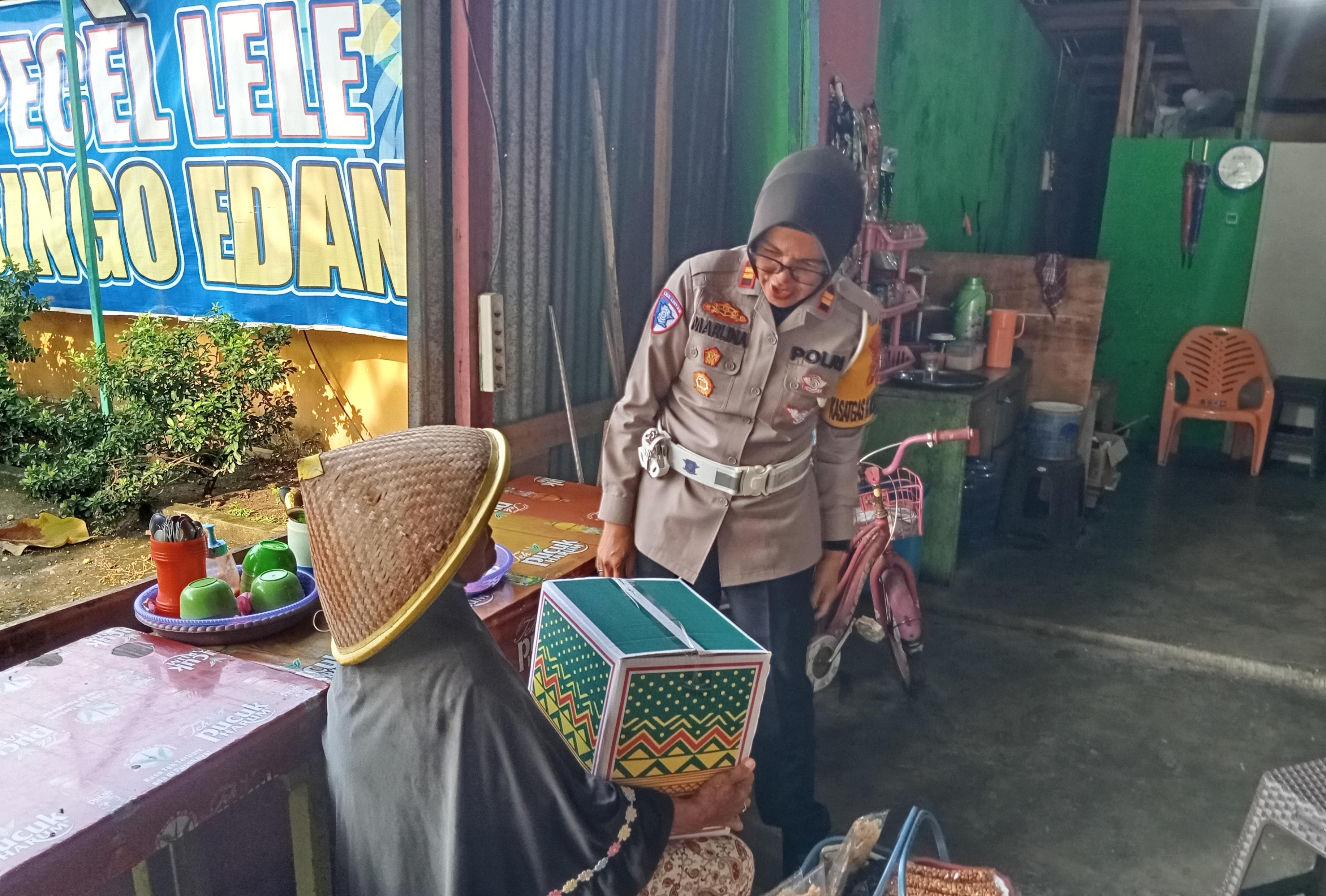Sikap Peduli Kasat Lantas Polres Prabumulih