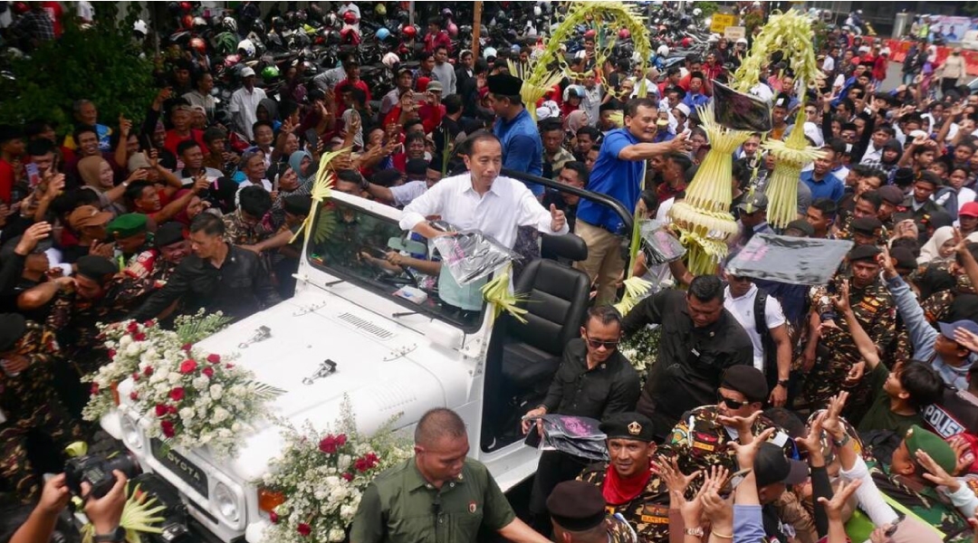 Jokowi Tampak Bersama Paslon Luthfi-Yasin Sapa Warga Blora