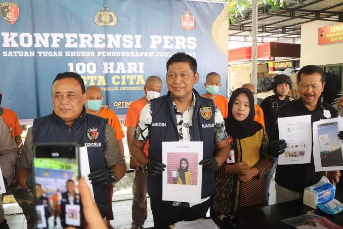 Diduga Promosi Judi Online, Selebgram Asal Trenggalek Diperiksa Polisi