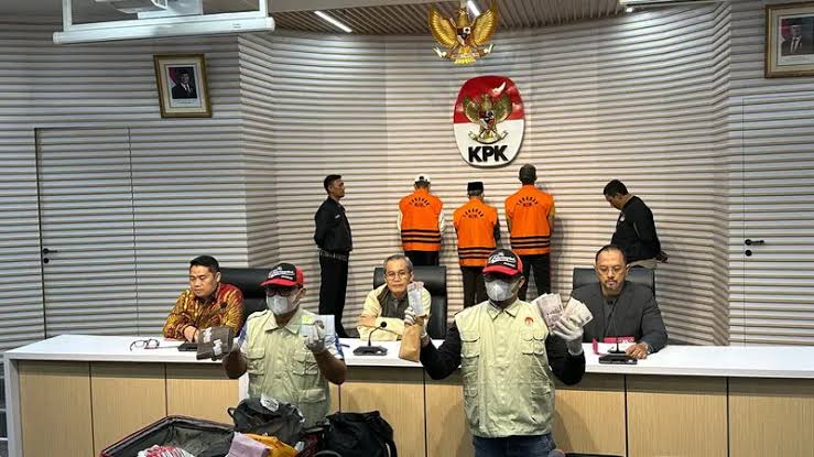 Gubernur Bengkulu Rohidin Mersyah Kini Berstatus sebagai Tersangka