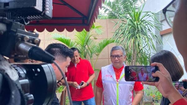 Megawati Bersama Keluarga Mencoblos di Daerah Kebagusan