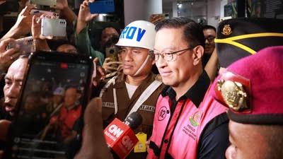 Tom Lembong Dicecar Pertanyaan Soal Impor Gula